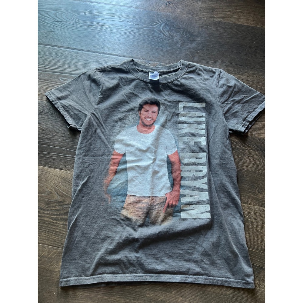 Luke Bryan Tailgates & Tanlines Tour T-Shirt Gray Gildan Softstyle Small